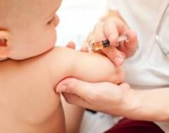 Quais exames e vacinas o bebê deve fazer na maternidade?