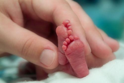 Licença Maternidade para mães de prematuros pode chegar à 1 ano