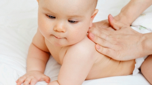 Cuidados essenciais com a pele do bebê